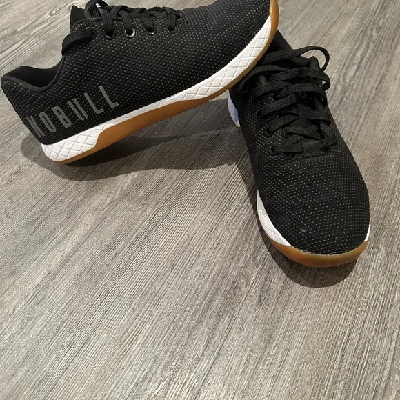 NOBULL Black and White Athletic Shoes with Minimalist Design - Picture 5 of 7